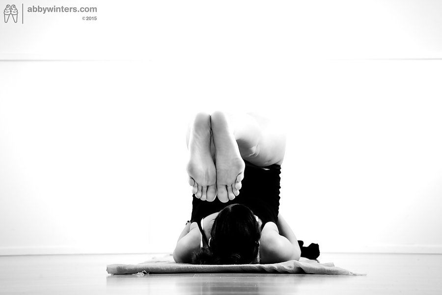 Flexible gorgeous brunette - XXX Dessert - Picture 3
