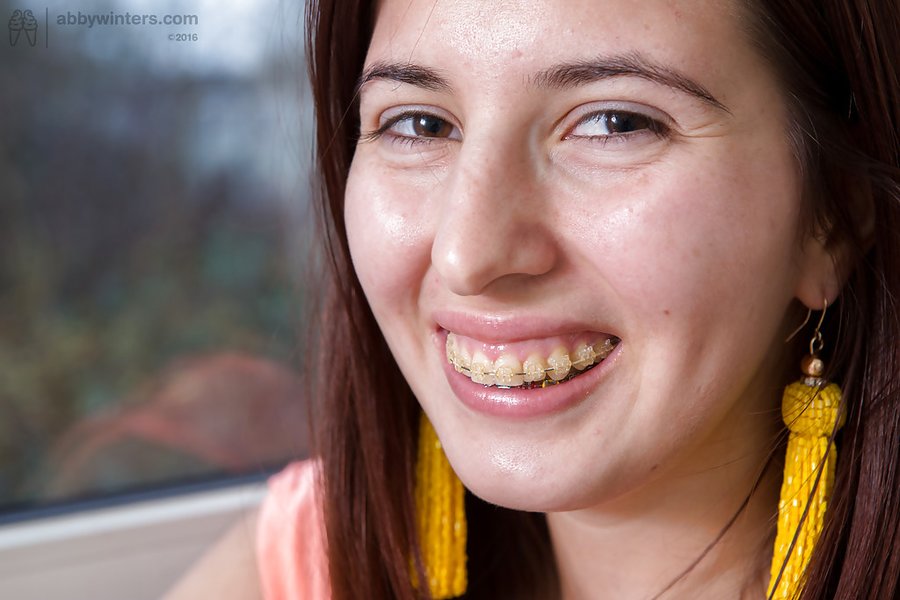 Big tit amateur braces - XXX Dessert - Picture 1